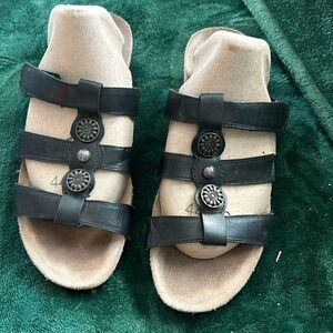 Munro Sandles 7 1/2 chocolate brown